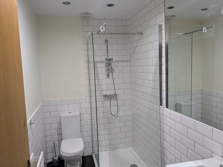 large 2 bedroom apartment 