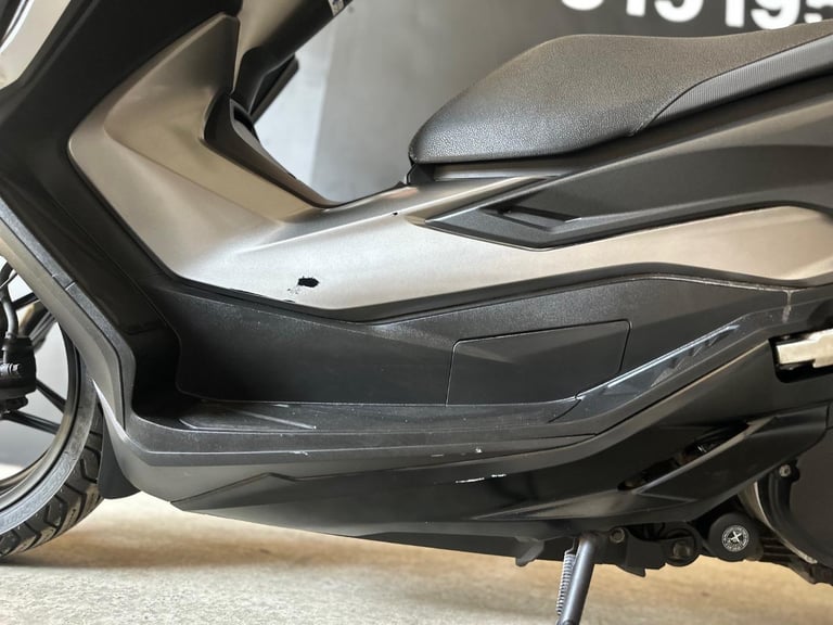 GORGEOUS ONE OWNER 2021/21 HONDA FORZA 350 MOTORCYCLE 