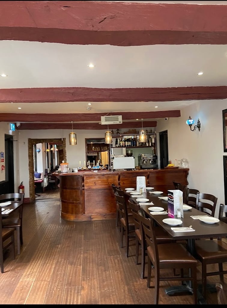 Amazing opportunity restaurant and flats above