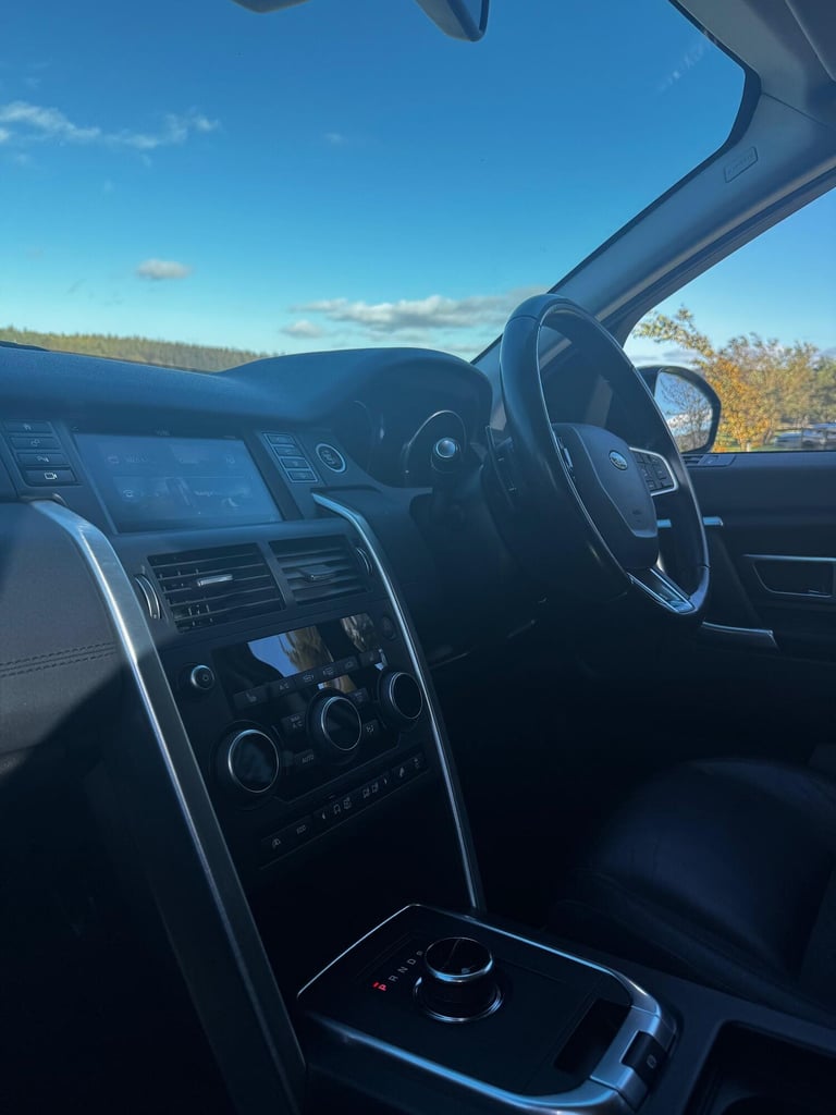 LAND ROVER DISCOVERY SPORT 2.0 TD4 SE Tech 2017