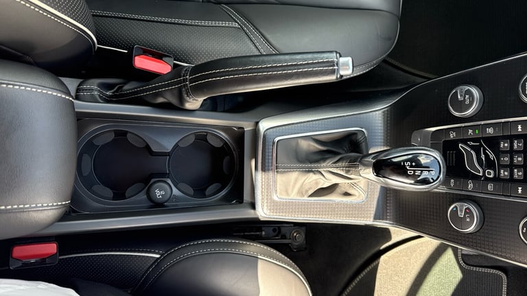 2019 Volvo V40 1.5 T3 R-Design Edition Hatchback 5dr Petrol Auto Euro 6 (s/s) (152 ps) Hatchback ...