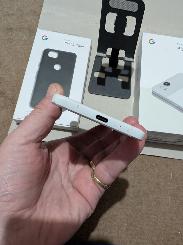 Google Pixel 2 White 32gb Unlocked Boxed Mobile Phone