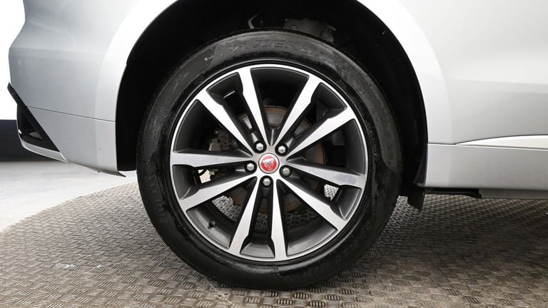 2022 Jaguar F-Pace 2.0 D200 MHEV R-Dynamic SE SUV 5dr Diesel Auto AWD Euro 6 (s/s) (204 ps) SUV D...