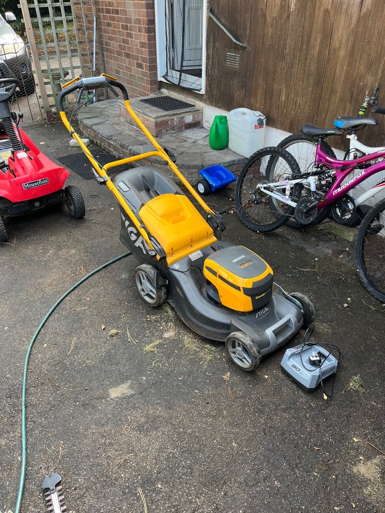 Stiga battery lawn mower 