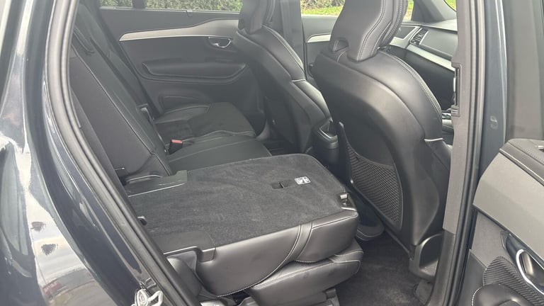2022 Volvo XC90 R-Design, B5 AWD mild hybrid, 7 Seats ESTATE Diesel/Electric Hybrid Automatic