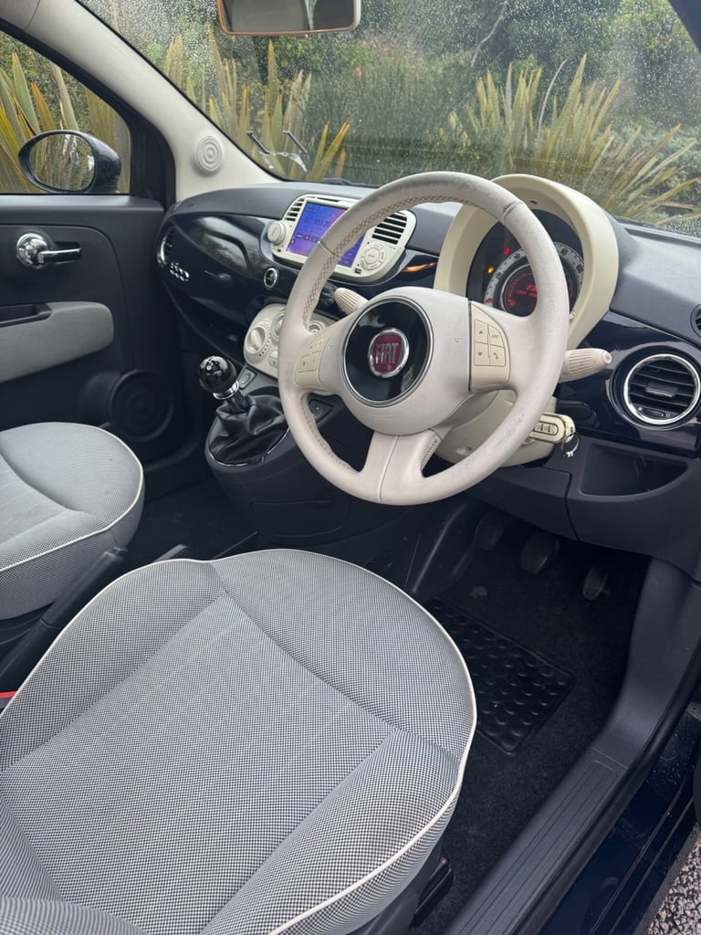2011 Fiat 500 LOUNGE Hatchback Petrol Manual