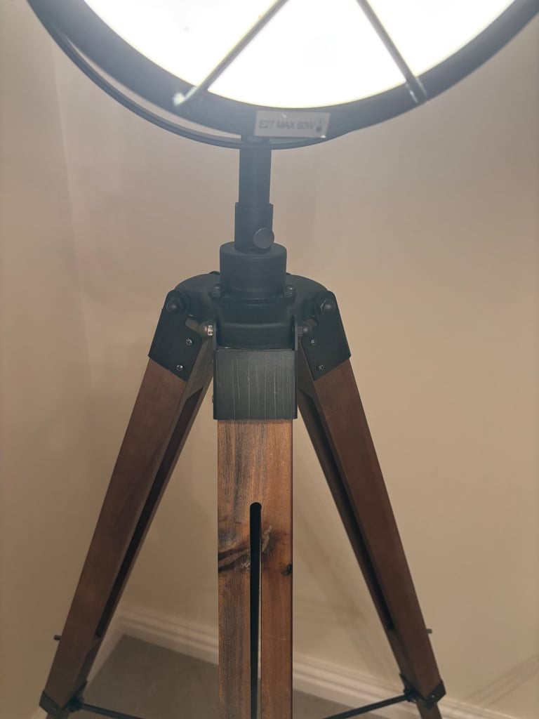 Tripod Industrial lamp