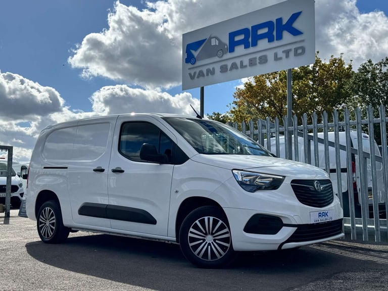 image for 2020 Vauxhall Combo 1.5 Combo 2300 SportIVE TD S/S Panel Van Diesel Manual