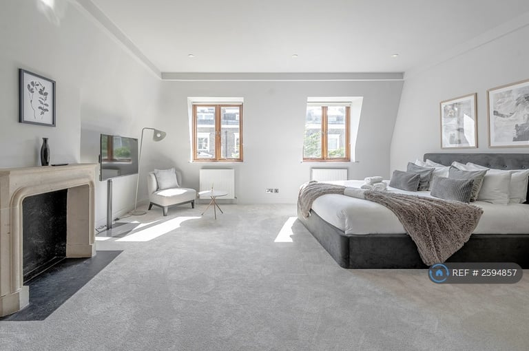 4 bedroom house in Warwick Gardens, London, W14 (4 bed) (#2594857)