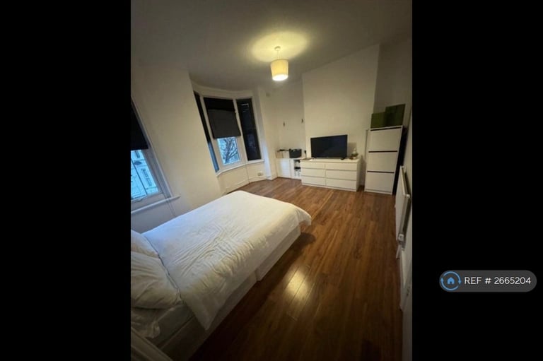 2 bedroom flat in Goodall Road, London, E11 (2 bed) (#2665204)