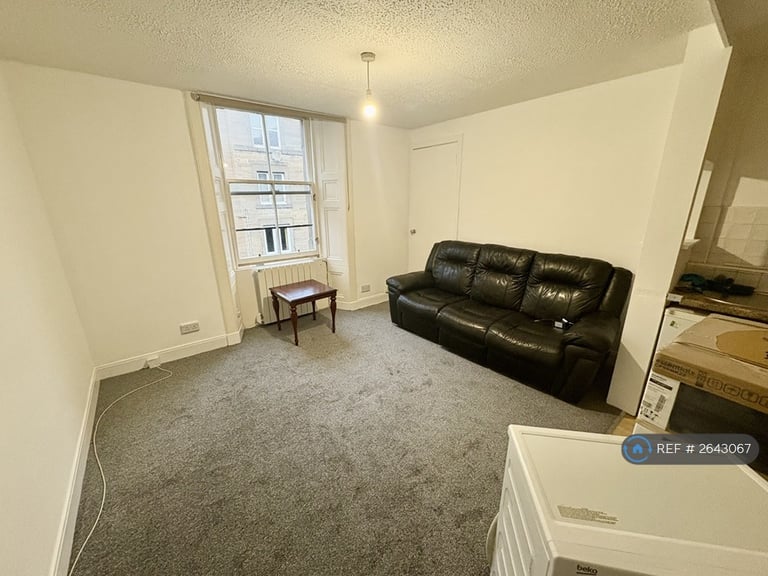 1 bedroom flat in Rosefield Street, Dundee, DD1 (1 bed) (#2643067)
