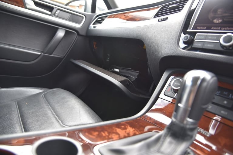 2013 Volkswagen Touareg 3.0h TSI V6 Hybrid SUV 5dr Petrol Hybrid Tiptronic 4WD Euro 5 (s/s) (333 ...