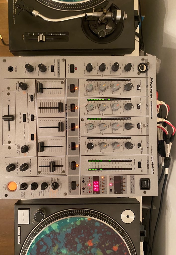 Pioneer DJM600 Mixer
