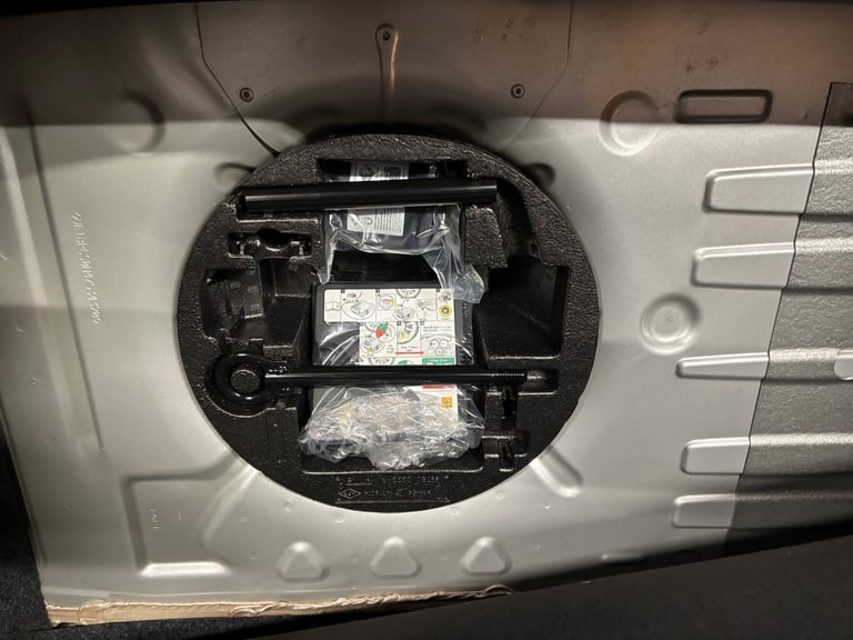 2012 Renault Clio 1.2 16V Dynamique TomTom 5dr HATCHBACK Petrol Manual