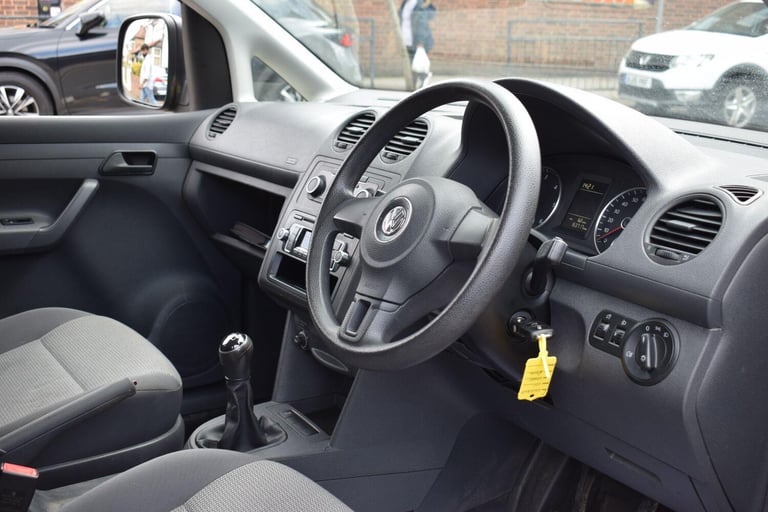 2013 Volkswagen Caddy Maxi 1.6 TDi C20 Maxi Life FWD 5dr (Window) MPV Diesel Manual
