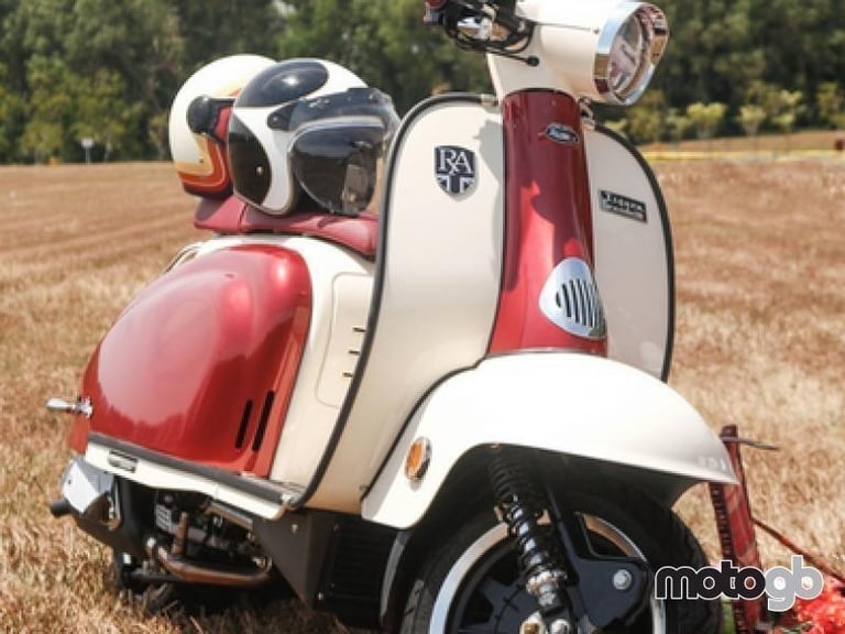 Royal Alloy TG 125cc S a Modern Classic Retro Automatic Moped Scooter For Sal...