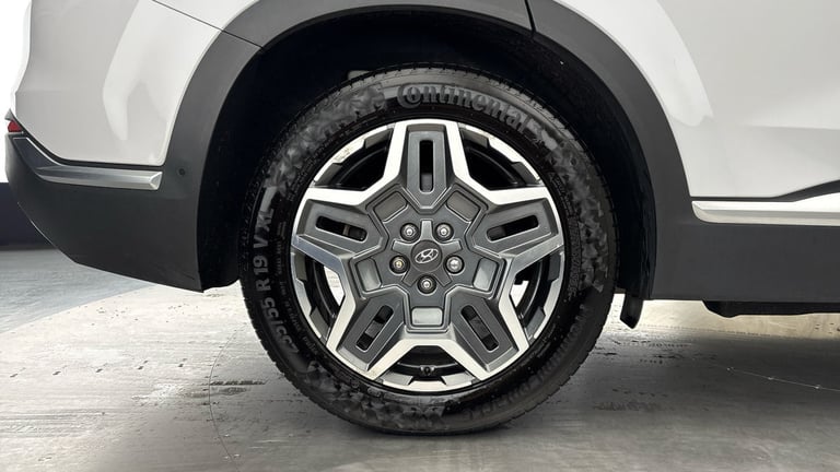 2021 Hyundai Santa Fe 1.6 T-GDi 13.8kWh Ultimate SUV 5dr Petrol Plug-in Hybrid Auto 4WD Euro 6 (s...