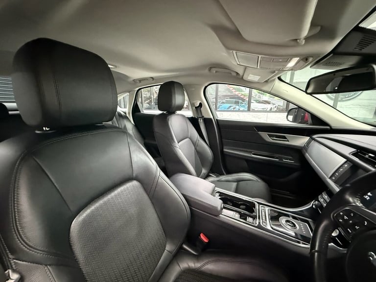 2017 Jaguar XF 2.0d Prestige 4dr Auto SALOON DIESEL Automatic