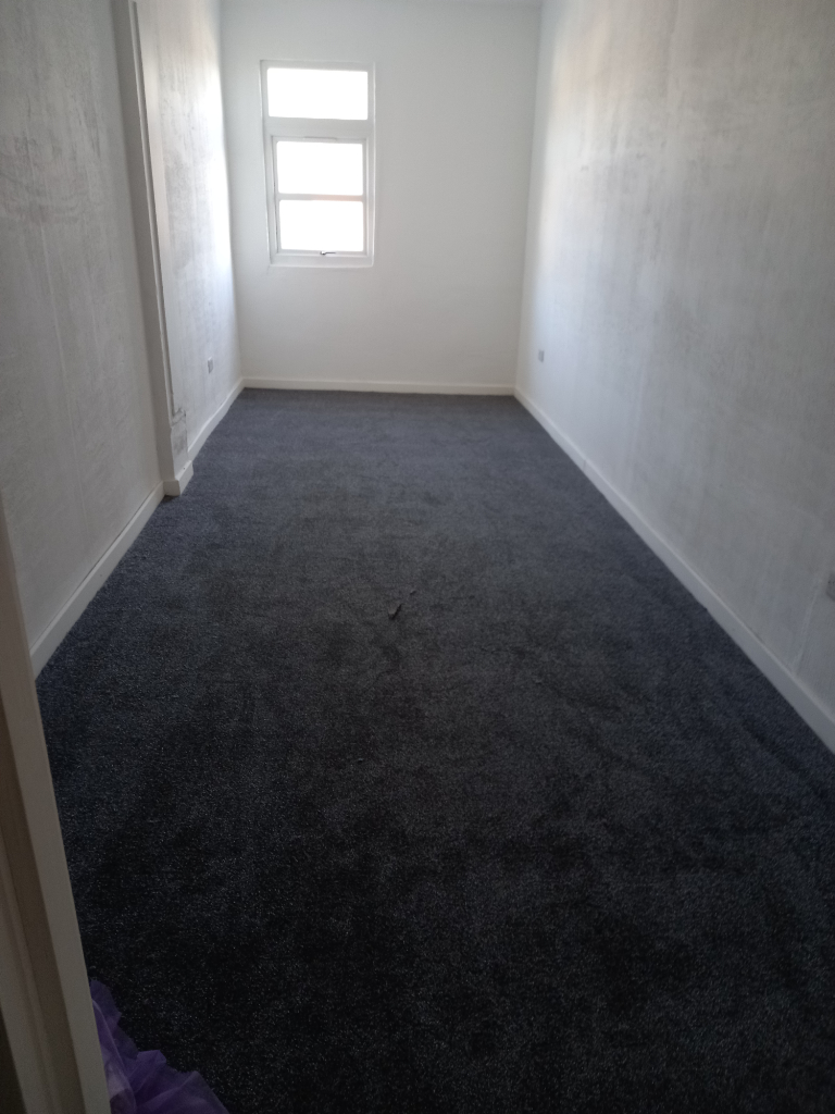 **LET BY**HIGH SPEC**2 BEDROOM**FLAT 3**4-6 WATERLOO ROAD**