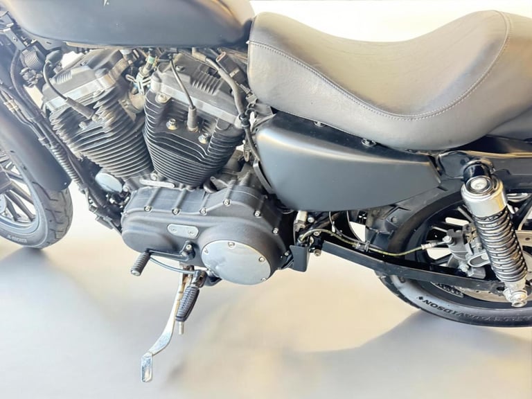 2015 Harley-Davidson Sportster 883 XL883N Iron 883
