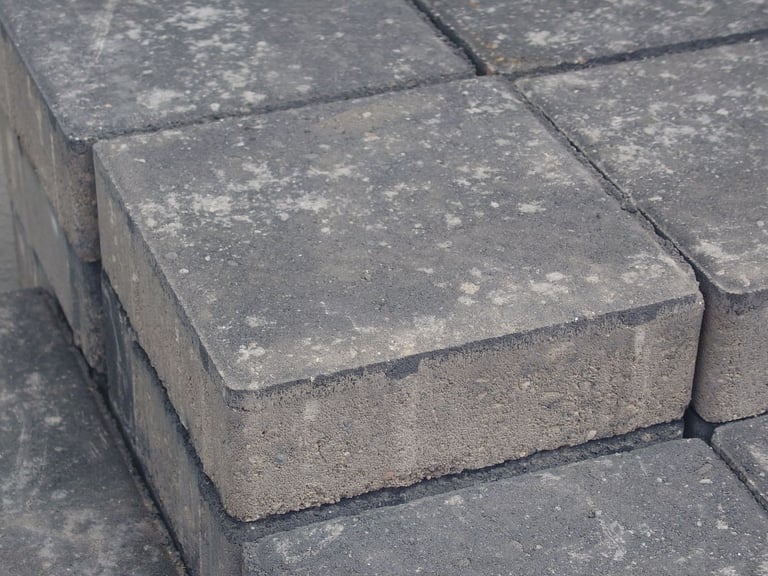Marshalls Lunar Concrete Paving Blocks - Medium Shadow 160x160x50mm - Packs of 10