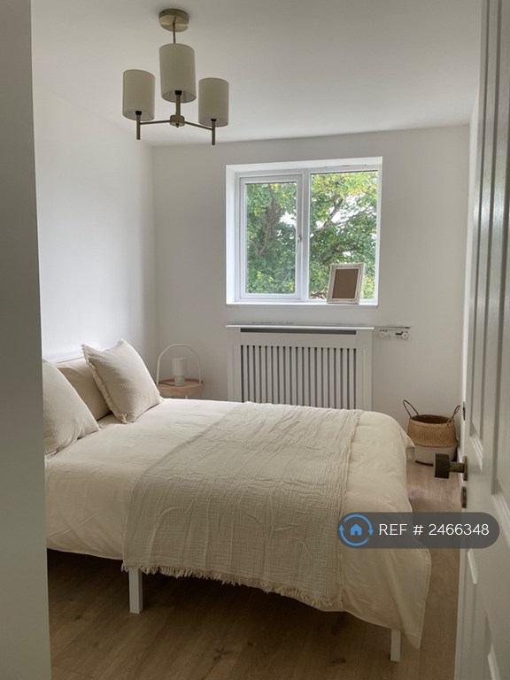 4 bedroom house in Edward Street, Dunstable, LU6 (4 bed) (#2466348)