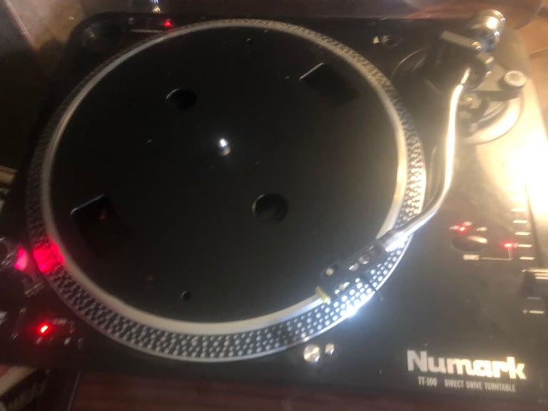 Pair NUMARK DIRECT DRIVE TT100 TURNTABLES+MIXER DESK