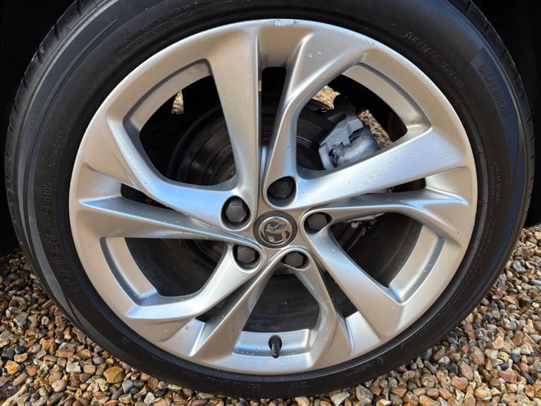 2017 Vauxhall Astra 1.4i Turbo SRi Nav Euro 6 5dr Hatchback Petrol Manual