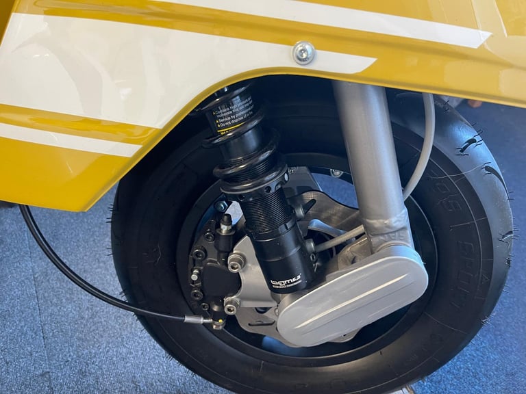 VESPA PAGGIO PX 125 number 204 Ron Daley special 