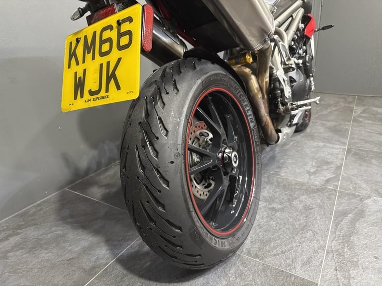 2026 TRIUMPH SPEED TRIPLE R 1050 PERFORMANCE NAKED BIKE WITH ARROW CANS