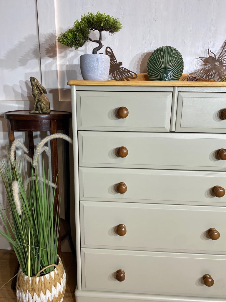 Pine Chest of drawers