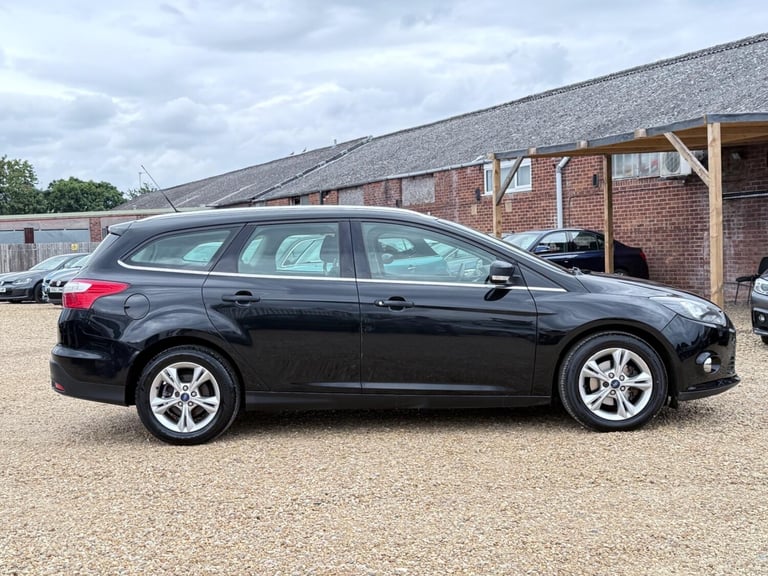 2012 Ford Focus 1.6 TDCi Zetec Euro 5 (s/s) 5dr ESTATE Diesel Manual