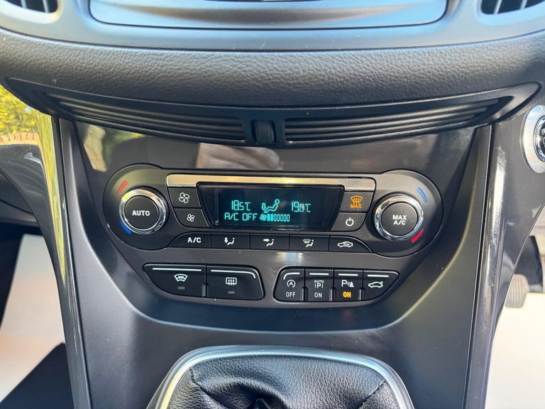 2016 FORD KUGA TITANIUM 1.5 PETROL ECO BOOST SUV MANUAL + 10 FORD SERVICES 