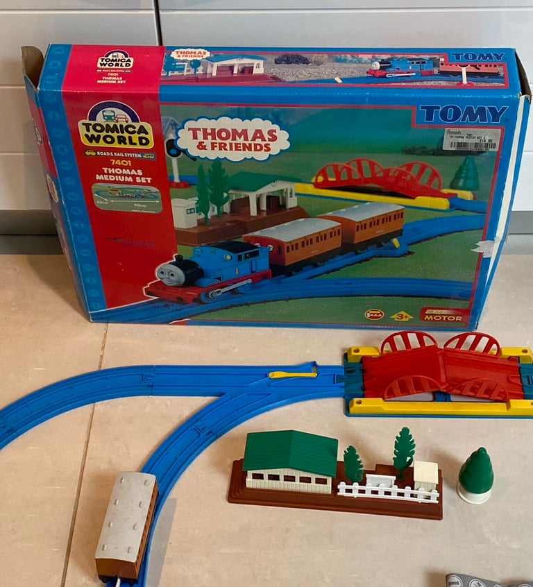 5 x Thomas the Tank Engine train 5x  Sets with Original Boxes ++-VERY COLLECTABLE
