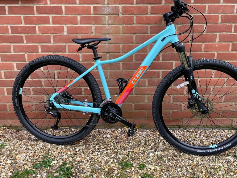 Ladies cube pro bike