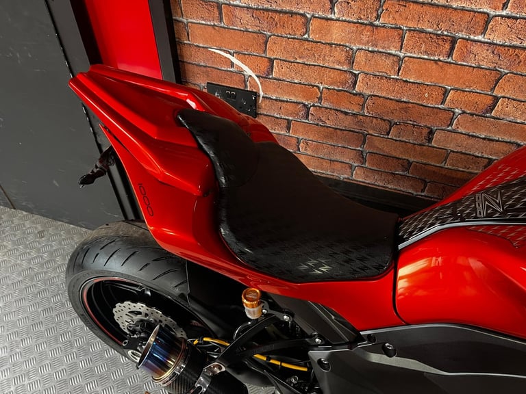 2017 Kawasaki ZR1000 Z1000 LOTS OF EXTRAS LOW MILES