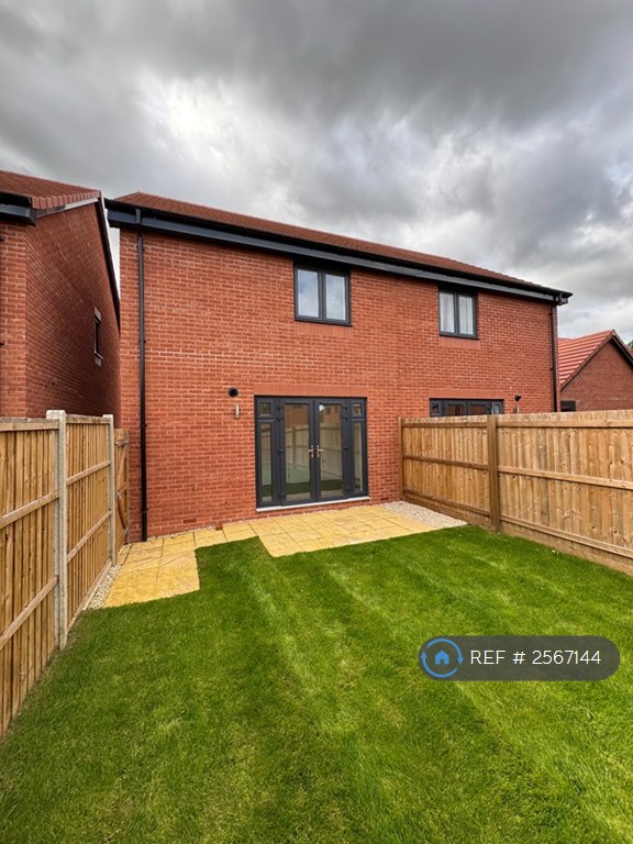 3 bedroom house in Burdock Way, Daventry, NN11 (3 bed) (#2567144)