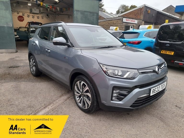 Ssangyong Tivoli 1.5 ULTIMATE, AUTO, 1 OWNER, SILVER, LEATHER AND NAV