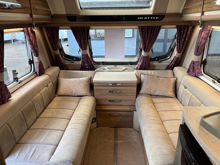 2017 Swift Challenger Hi-Style 560 Rear Island Fixed Bed 12 Months Warranty