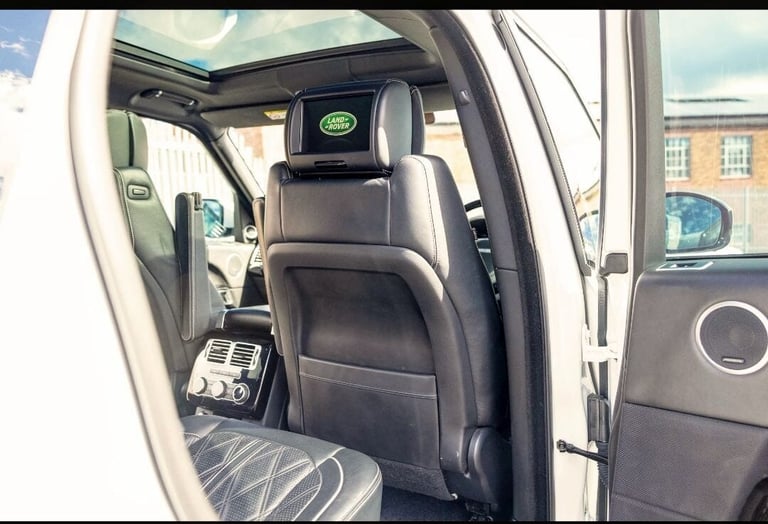 RANGE ROVER VOGUE AUTOBIOGRAPHY 4.4 SDV8 GENUINE OVERFINCH LOW MILES ONE OWNER 