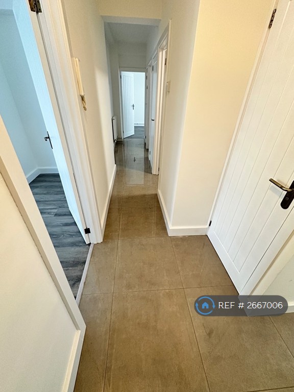 2 bedroom flat in Godwin House, London, E2 (2 bed) (#2667006)