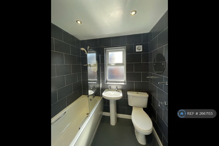 6 bedroom house in Dudley Road, Liverpool, L18 (6 bed) (#2667155)