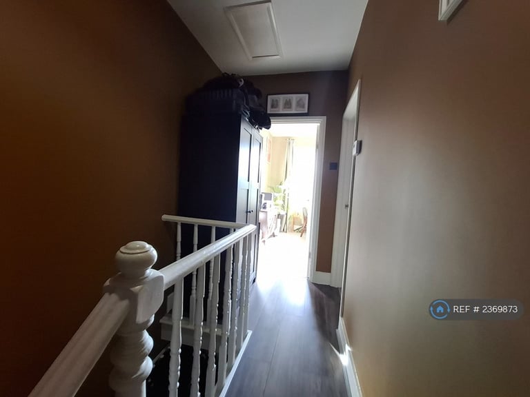 1 bedroom flat in Norman Road, London, E11 (1 bed) (#2369873)