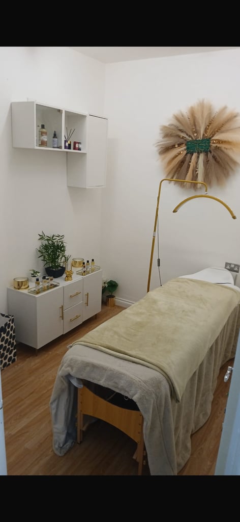 Beauty rooms for rent