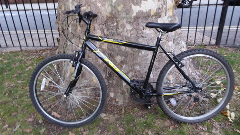 Mountain Bike - 6 speeds - Smooth riding - Not much used - In great condition
