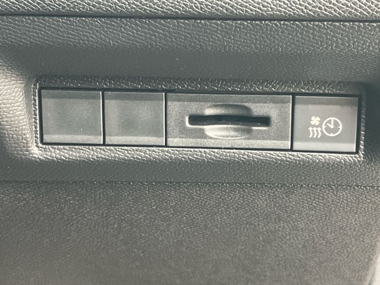 2024 Peugeot 308 115kW GT 54kWh 5dr Auto Hatchback Electric Automatic