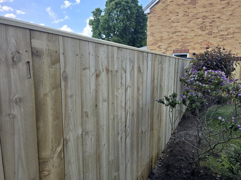 CLOSE BOARD TIMBER FENCING 