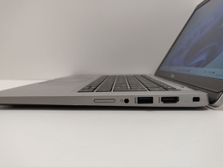 Dell Latitude i5 1135G7 8GB RAM 256GB SSD Windows 11 Pro 13.3-inch Laptop 11th Gen 1080P FHD 5320