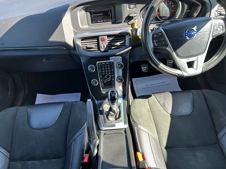 2015 Volvo V40 1.6 T2 R-Design Hatchback 5dr Petrol Manual Euro 5 (s/s) (120 ps) Hatchback Petrol...