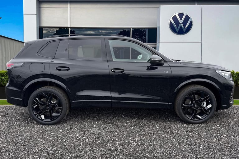 2025 Volkswagen Tiguan 1.5 TSI eHybrid 19.7kWh R-Line DSG Euro 6 (s/s) 5dr SUV Automatic